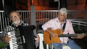 Alves Nascimento e Valdez Lima com seus instrumentos (1)