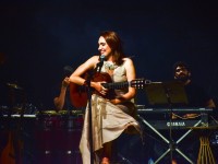 Rebeca Câmara no lançamento de seu álbum  no Teatro Ceará Show (Foto: Luciana Portela)