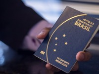 Os cidadãos dos países-membros do Mercosul podem viajar entre os países portando apenas documento de identificação (Foto: Marcelo Camargo/Agência Brasil)