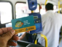 Sobre o Bilhete Único, qualquer pessoa pode solicitar o cartão. Ele é gratuito e oferece vantagens (Foto: Lucas de Menezes)