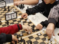 Em Fortaleza, existe o Alagadiço Chess Club que oferece aulas para vários níveis, livros sobre o assunto e um ambiente perfeito  para fazer novas amizades (Foto: Reprodução/Internet)