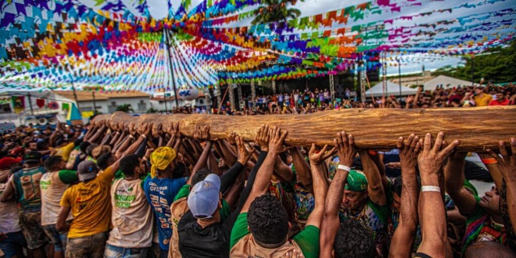 O carregamento do tronco de 2024 aconteceu no domingo, dia 2 de junho (Foto: Ascom Barbalha)