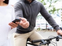 É preciso fazer o boletim de ocorrência em caso de roubos e furtos de celulares para que a polícia possa realizar o seu trabalho e recuperar os aparelhos (Foto: AndreyPopov/Getty Images/iStockphoto)